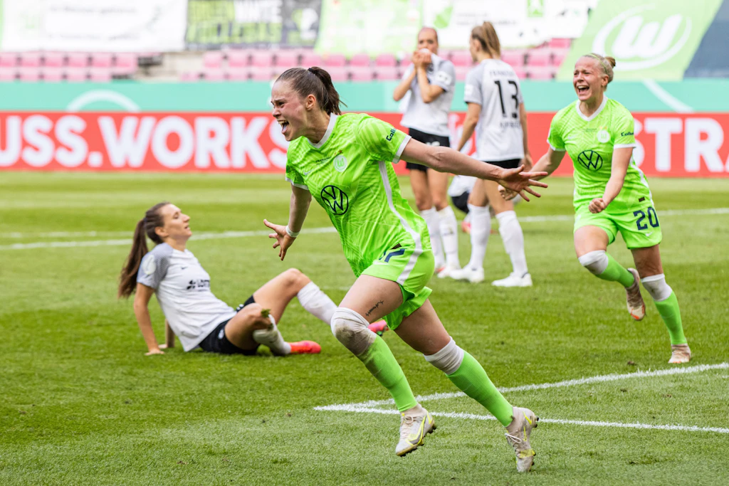Fußballerinnen des VFL Wolfsburg holen sich den siebten Pokalsieg in Serie
