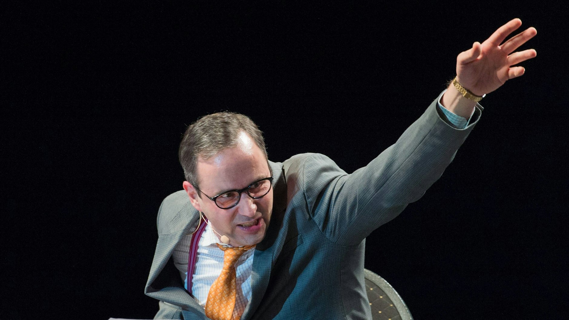 Kurt Krömer bei einem Auftritt in seiner Bühnenshow „Stresssituation“, die er im August wieder auf der Parkbühne Wuhlheide präsentiert.