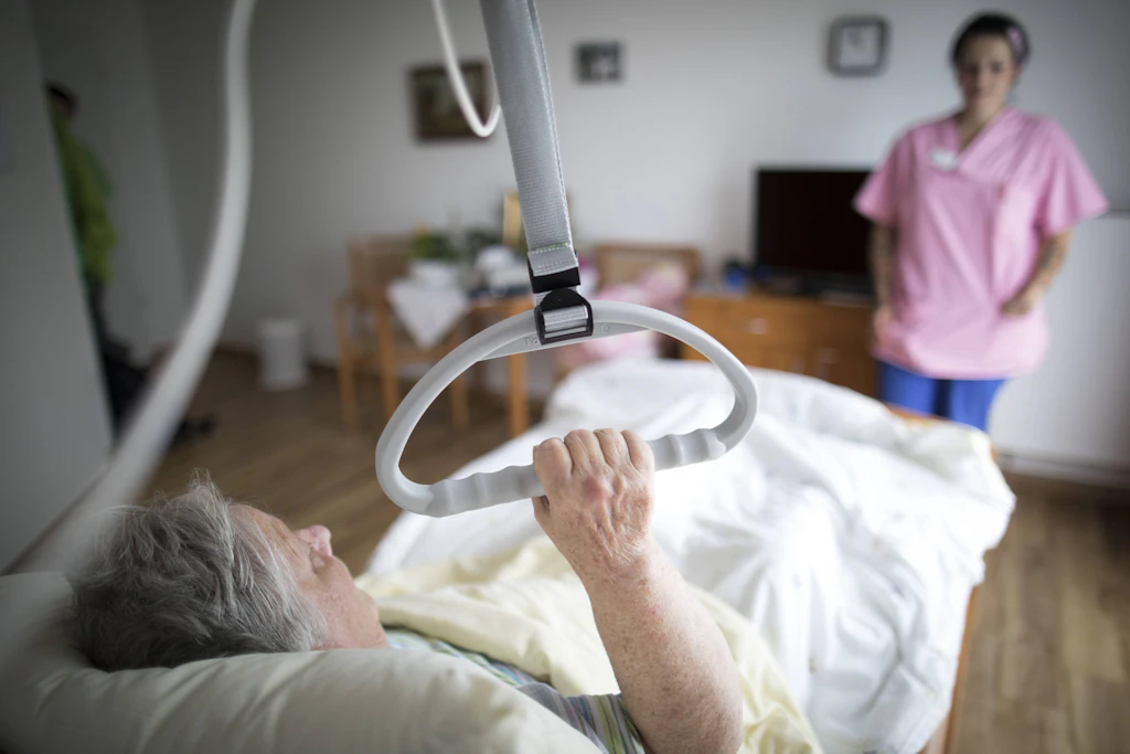 Halbherzig, schlecht finanziert, katastrophal: Kritik an neuer Pflegereform