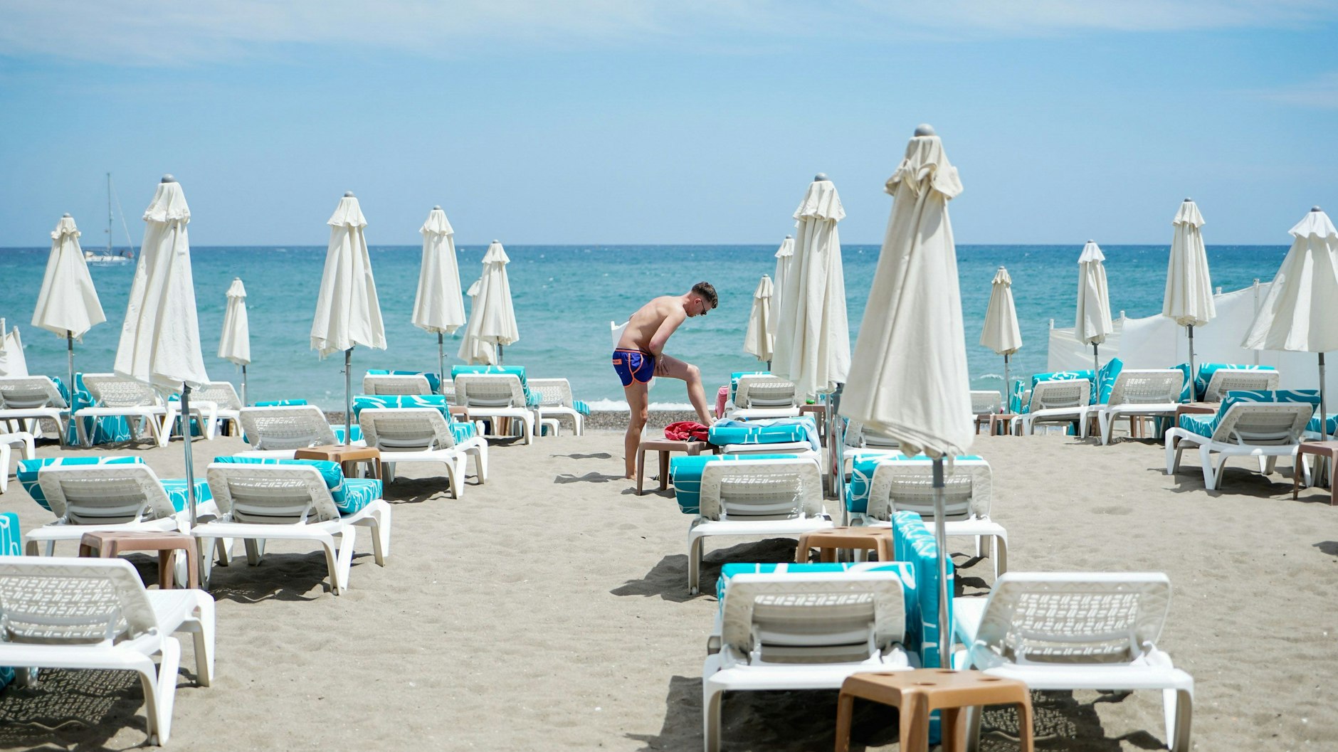 Am Strand von Torremolinos: Hier ist noch Platz für Reisende und Urlauber.&nbsp;