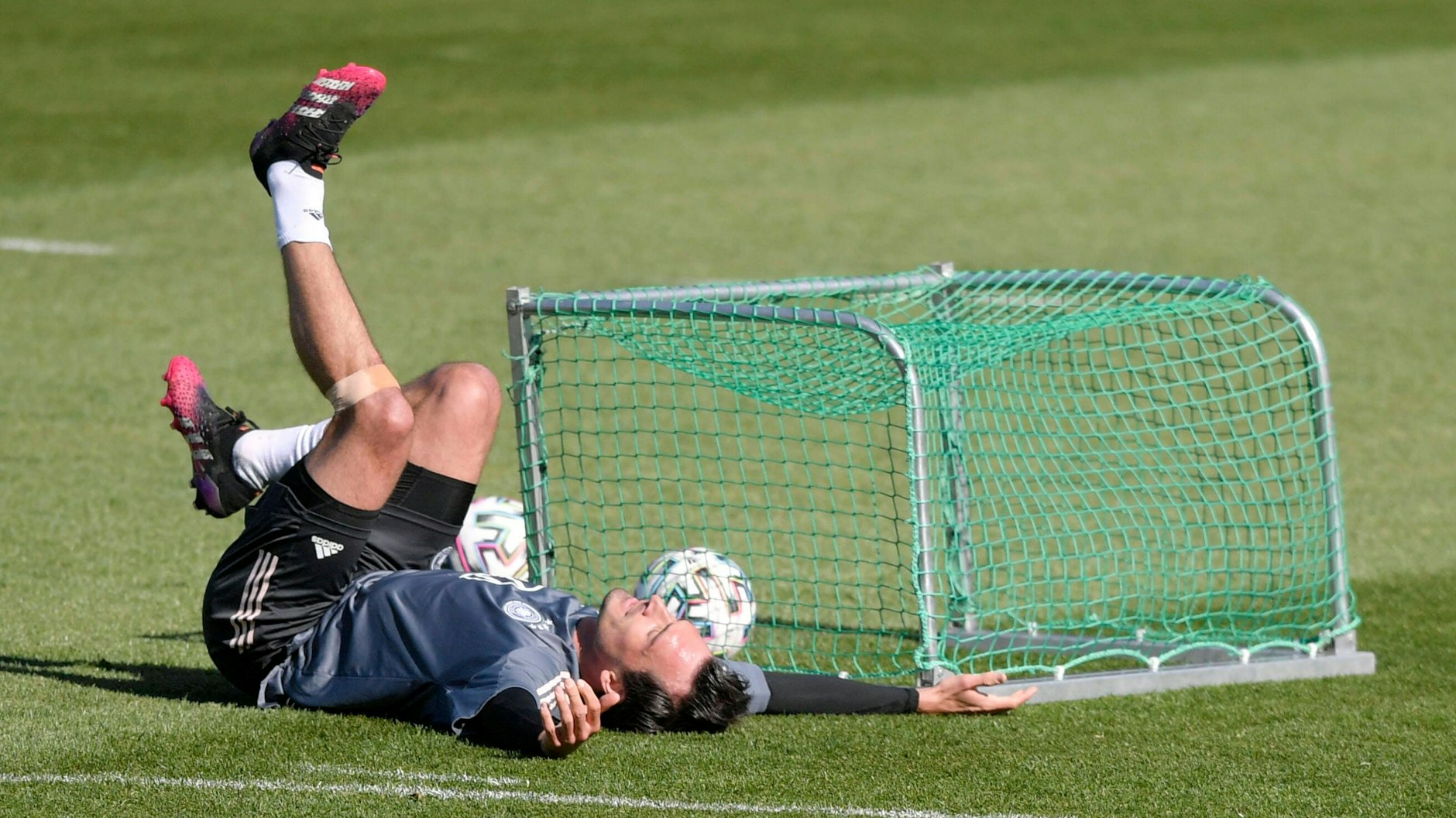 Mats Hummels spürt auch die neue Trainingshärte unter Joachim Löw.