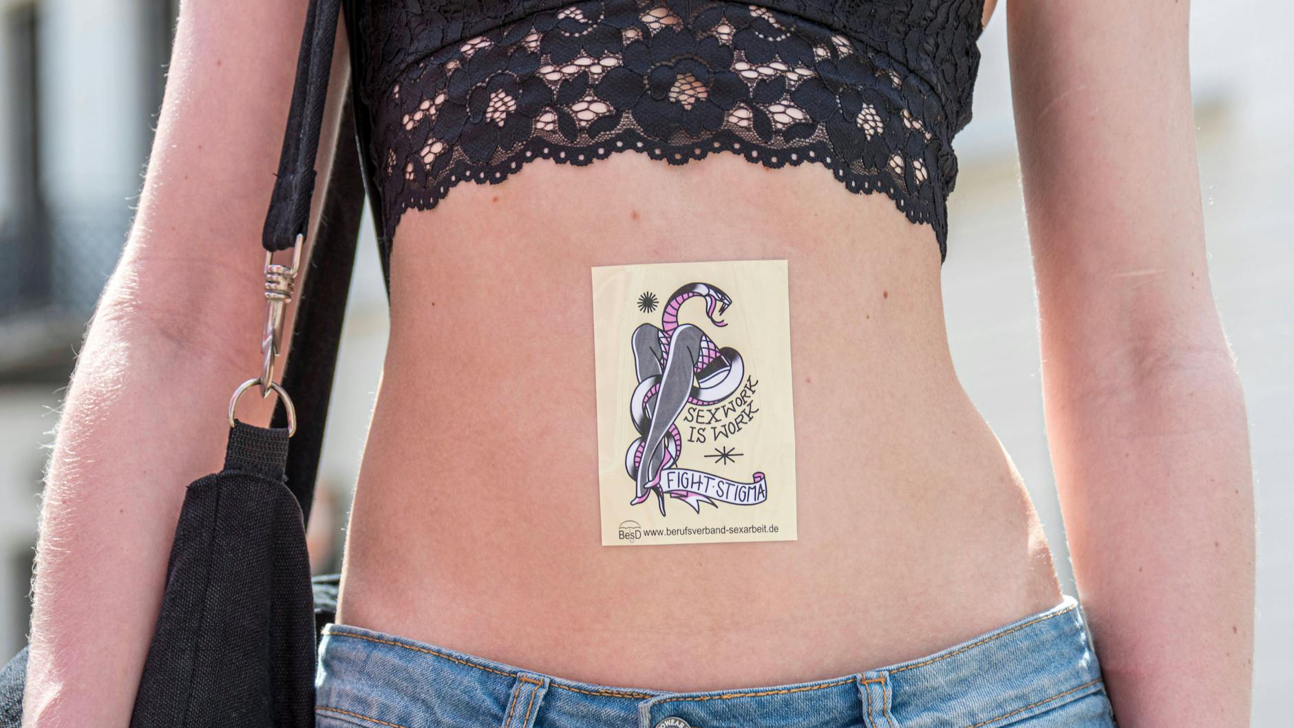 In Berlin sollen ab dem 18. Juni zumindest sexuelle Dienstleistungen ohne Geschlechtsverkehr erlaubt werden.