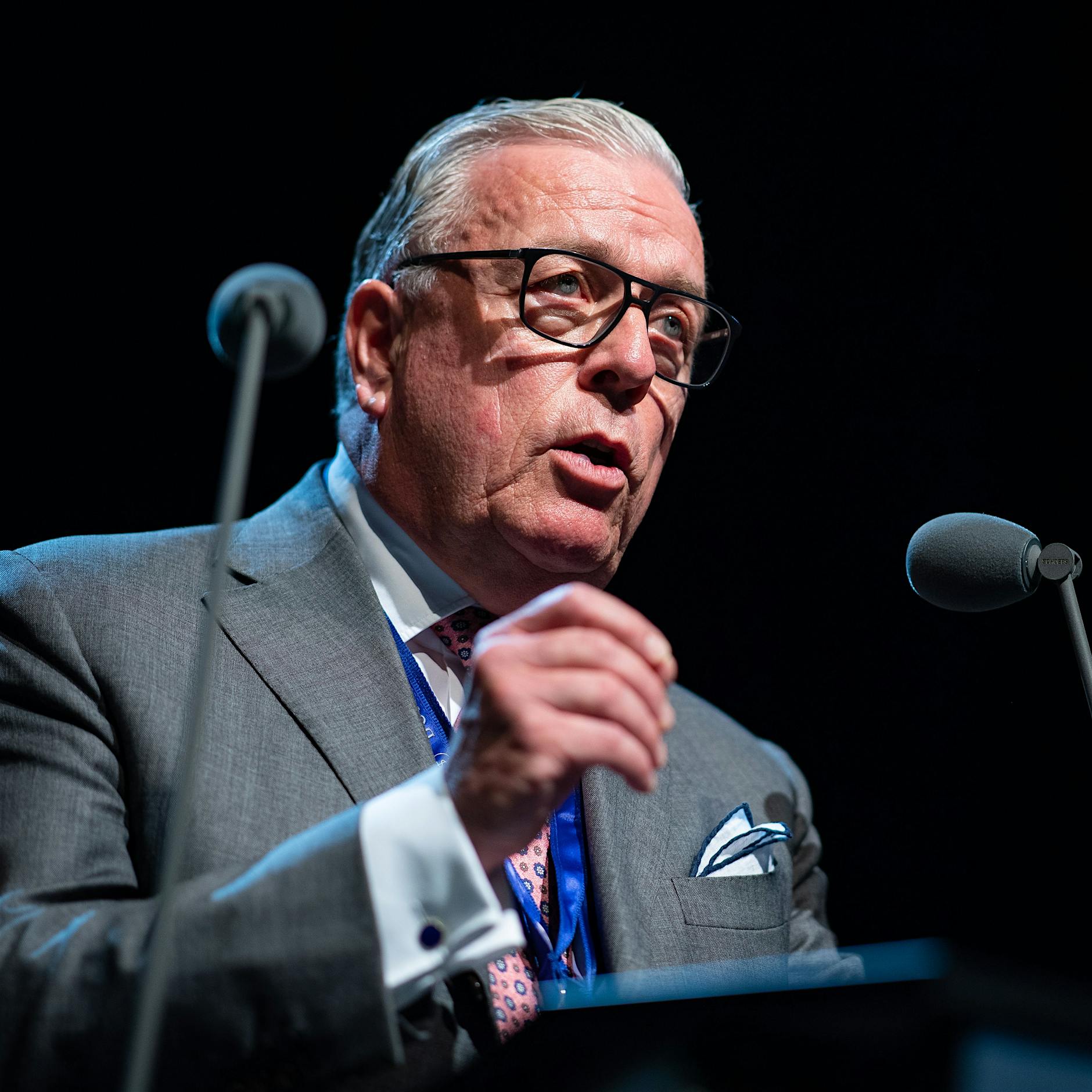 Ärztepräsident Reinhardt: Frühere Impfung von Jugendlichen sinnvoll