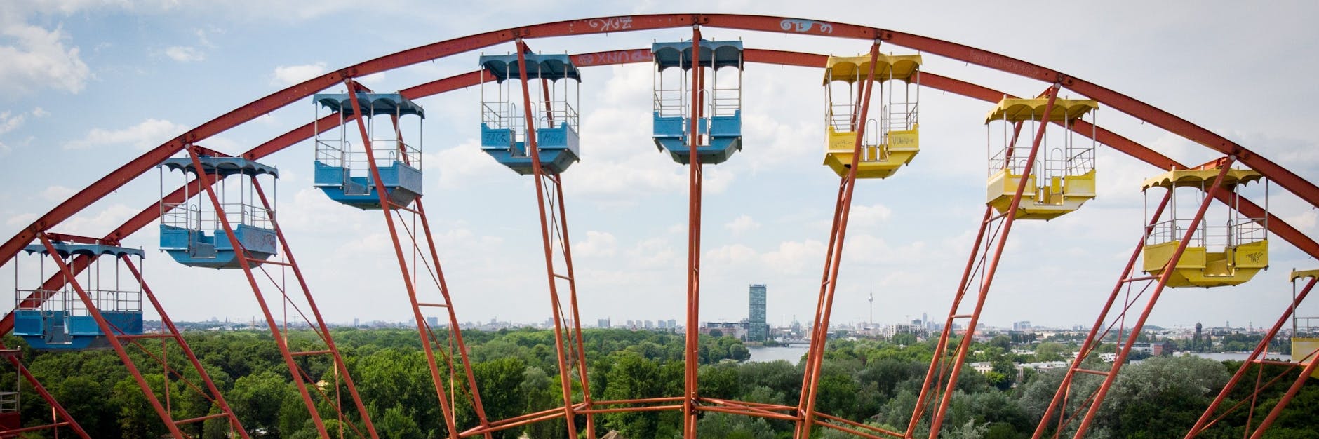 Das Riesenrad auf dem Gelände des ehemaligen DDR-Vergnügungsparks im Plänterwald wurde inzwischen abgebaut.