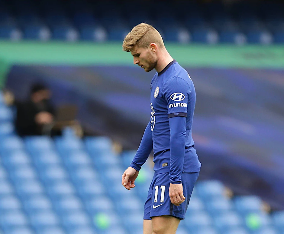 Das Bild gab in den vergangen Wochen beim FC Chelsea oft. Timo Werner verlässt mit gesenktem Kopf den Platz.