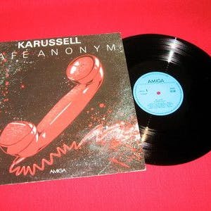 1987 erschien das Karussell-Album „Café Anonym“, auf dem der Song „Als ich fortging“ zu hören ist.<br>