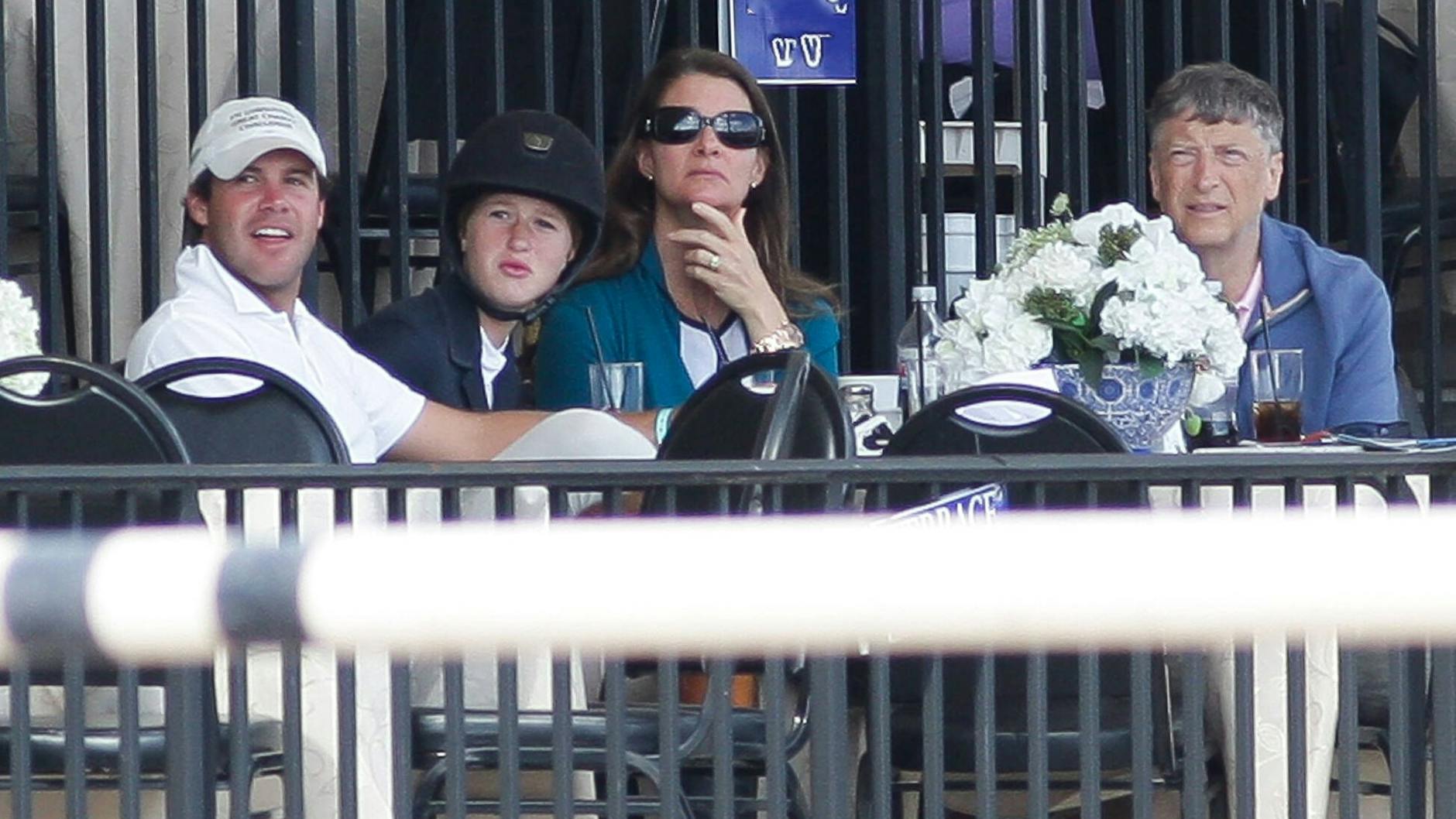 Bill und Melina Gates zusammen mit Tochter Jennifer und deren Reit-Trainer Jack Towell im Jahr 2014.