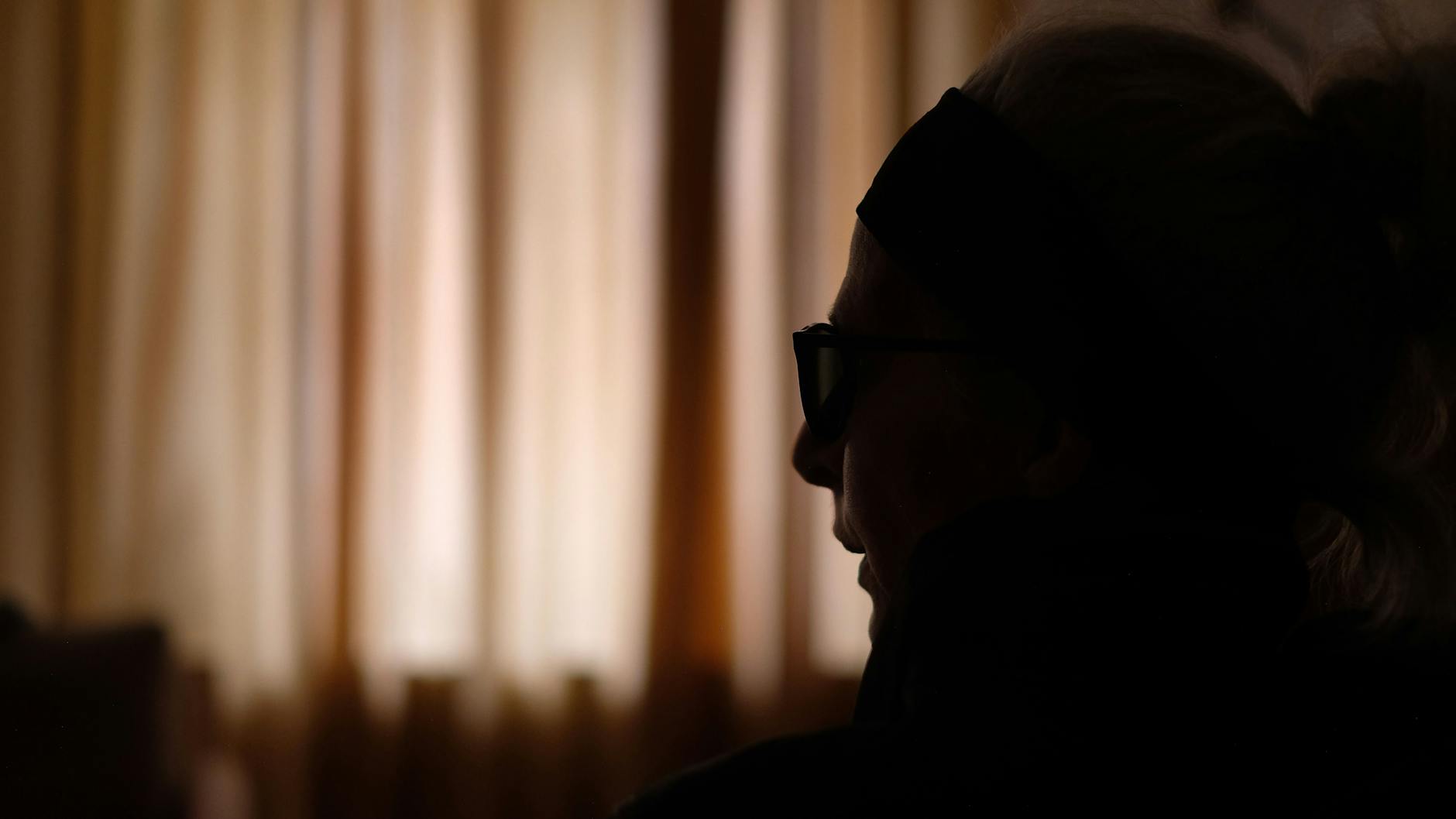 Sibylle Dahrendorf verbringt ihre Tage liegend in einem abgedunkelten Zimmer. 