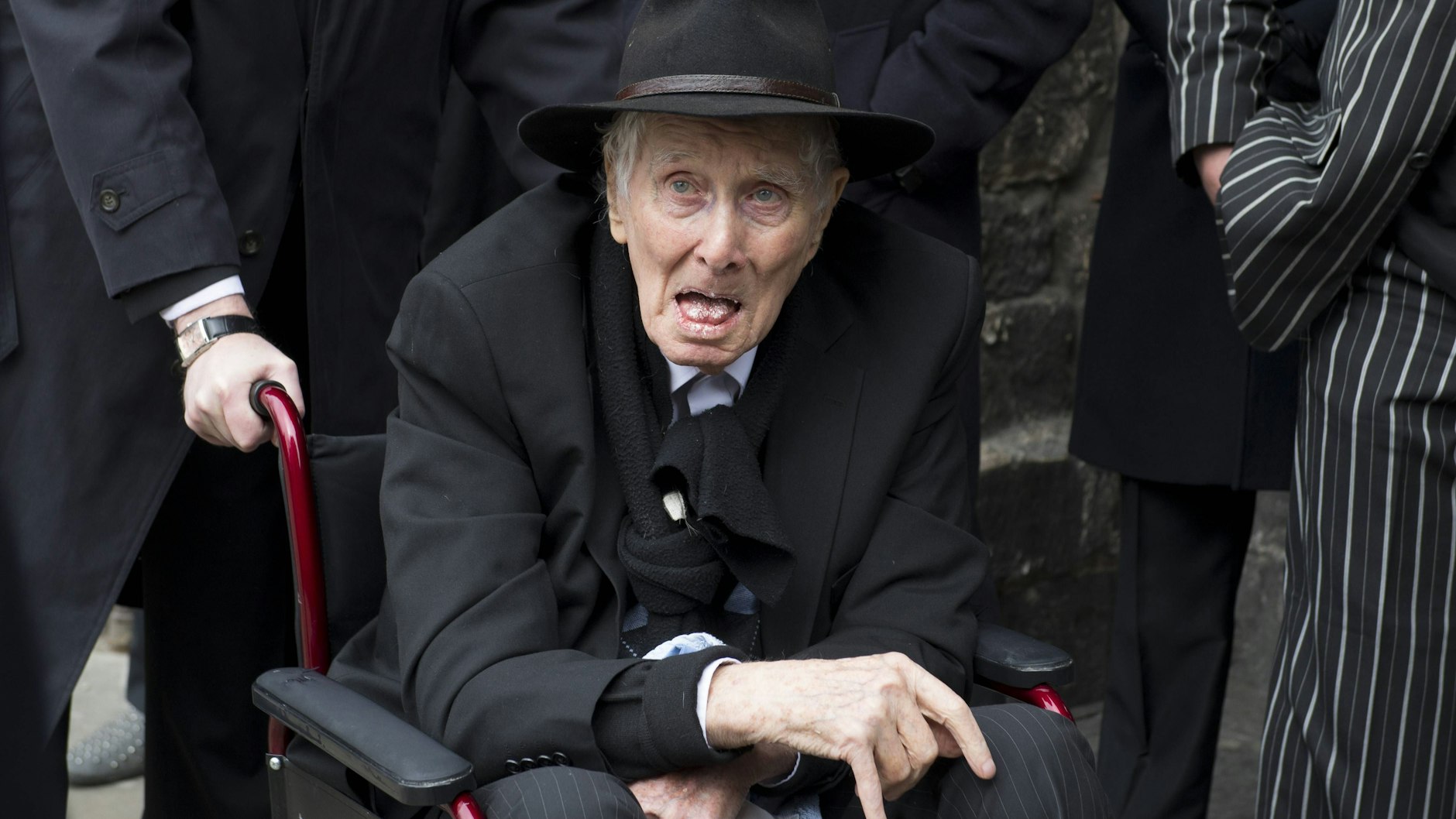 Ronnie Biggs bei der Beerdigung seines Komplizen Bruce Reynolds 2013