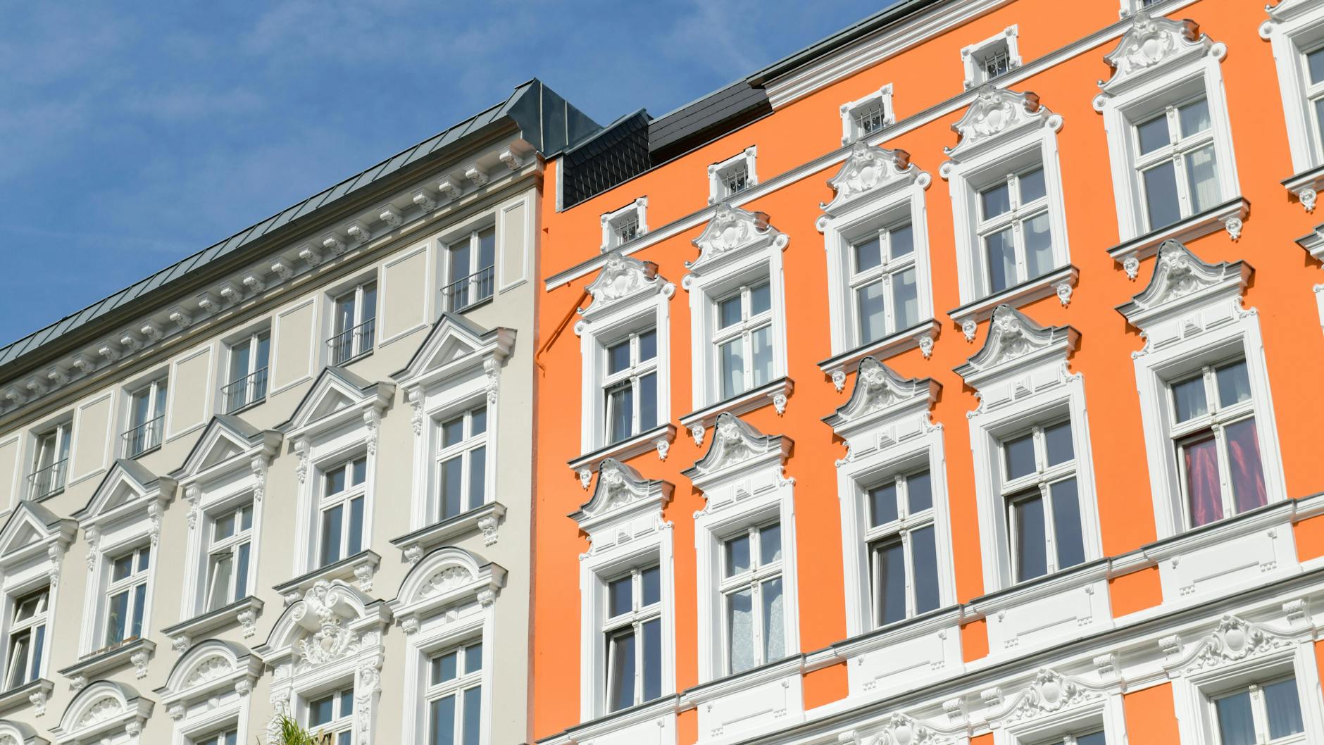 In Altbauten wie hier in Prenzlauer Berg werden oft Mietwohnungen in Eigentumswohnungen umgewandelt. Das soll schwieriger werden.