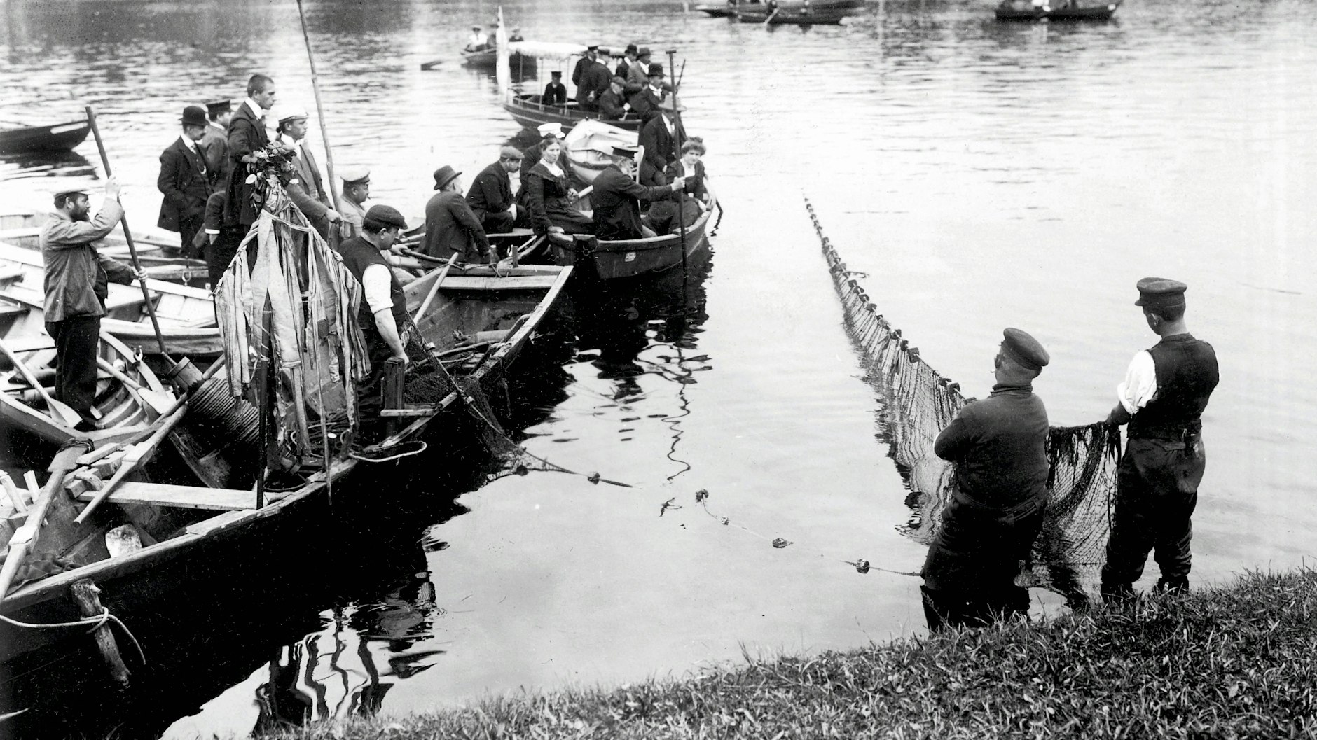 Fischfang an der Halbinsel Stralau um 1920