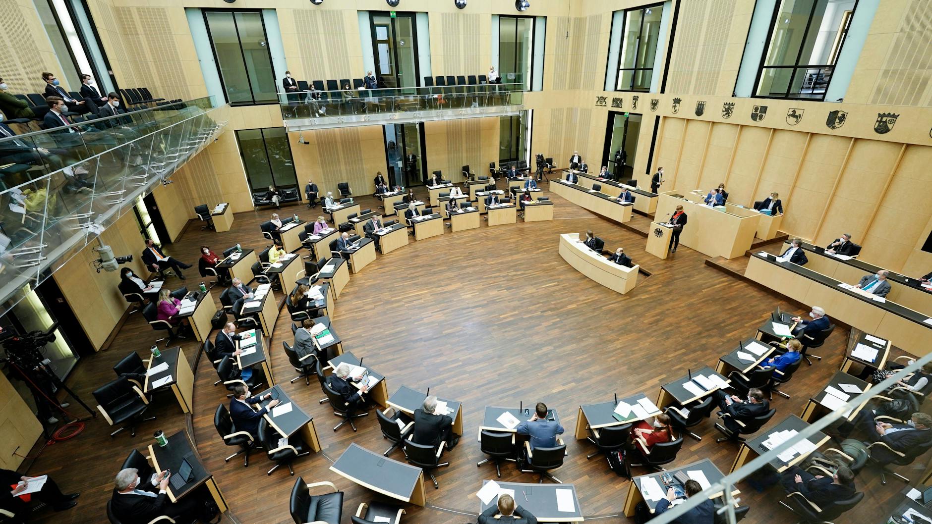 Der Bundesrat hat beschlossen, dass Kontakt- und Ausgangsbeschränkungen für vollständig Geimpfte wegfallen.
