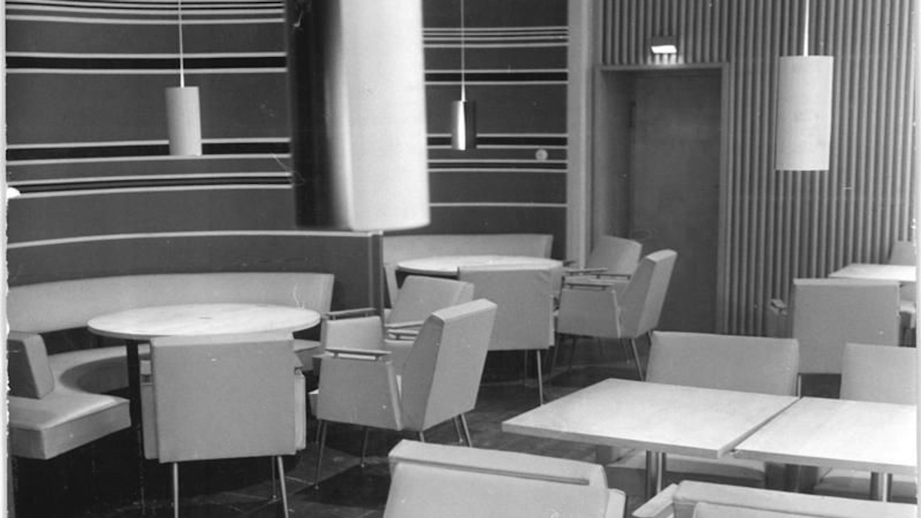 So sah das Interior Ende 1963 aus. Die einstige Möblierung verschwand in den Wirren der Nachwendezeit.