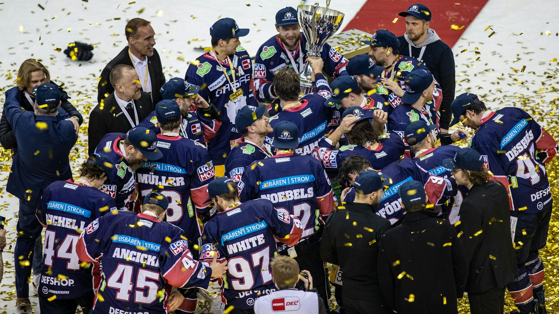 Die Eisbären haben sich am Freitagabend für eine herausragende Mannschaftsleistung belohnt.