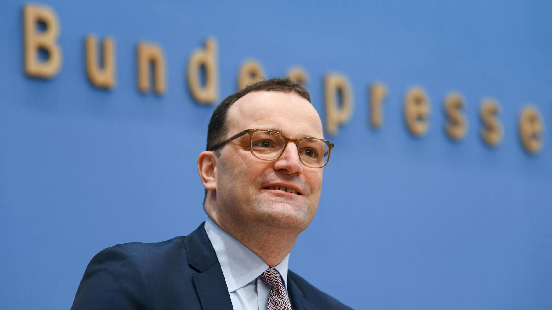Gesundheitsminister Jens Spahn (CDU) ist optimistisch, dass auch Ungeimpfte ihren Sommerurlaub im EU-Ausland verbringen können.