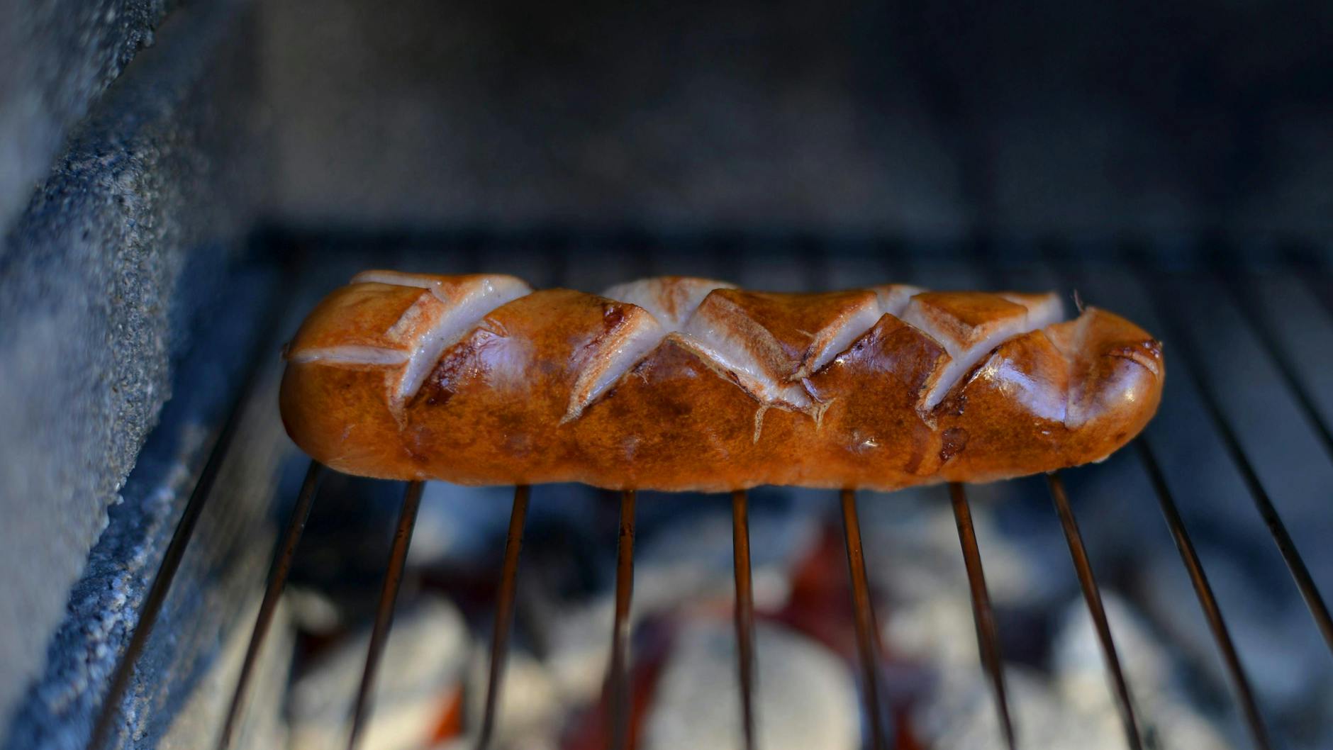 Zwei bis drei Minuten von jeder Seite bei direkter Hitze – das reicht! 