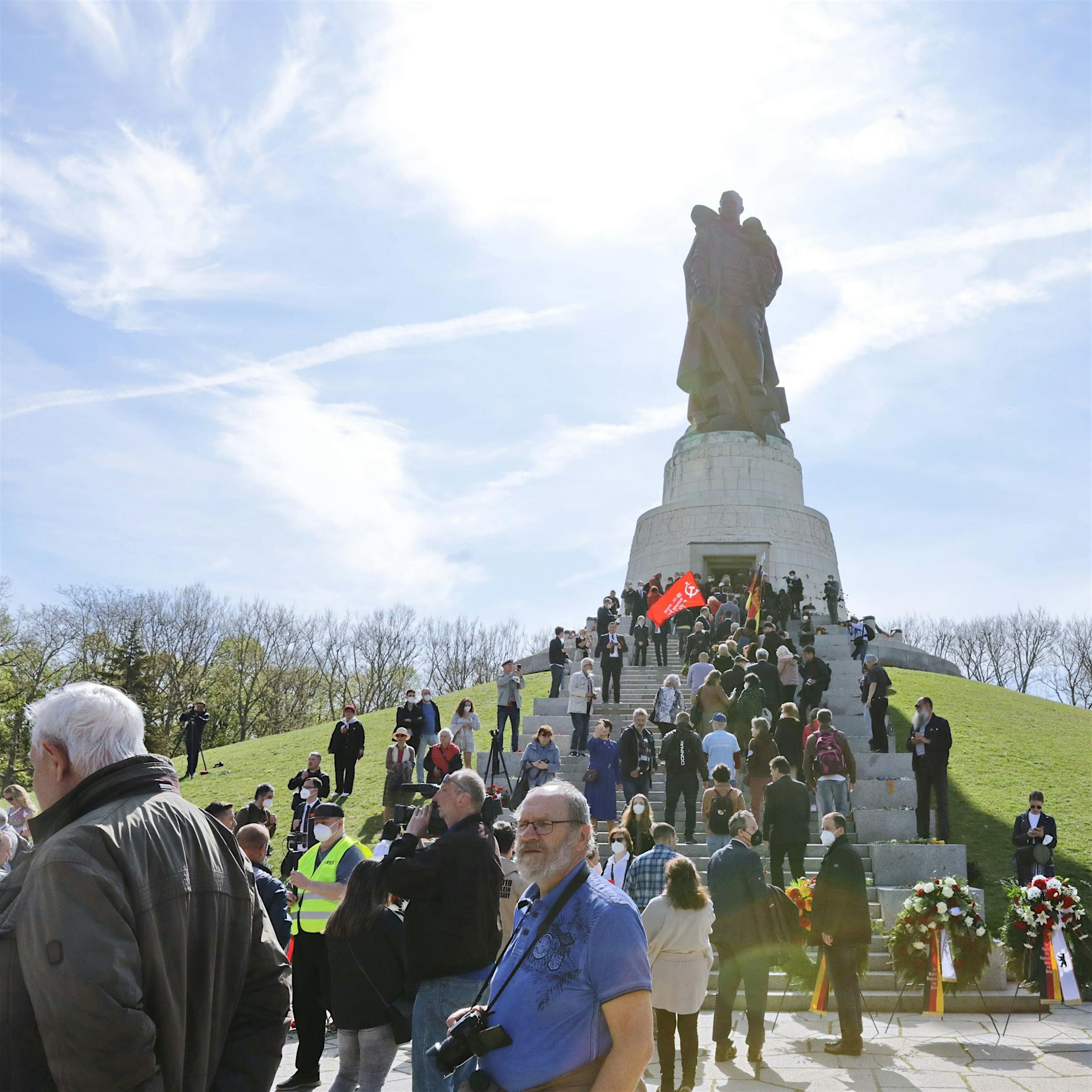 9. Mai: Warum Zehntausende am Ehrenmal in Treptow den Tag des Sieges feiern