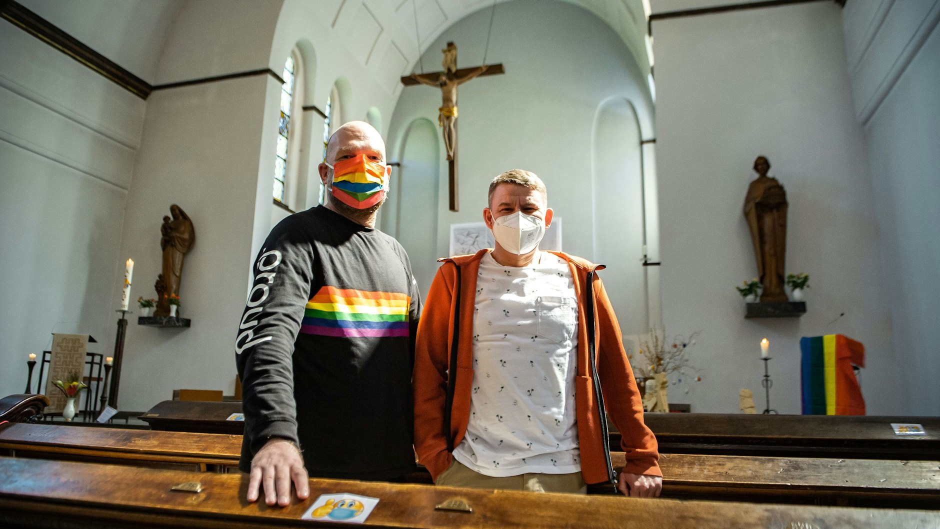 Maik Wist (l.) und Christian Mackels wurden in der St. Christophorus-Kirche in Neukölln gesegnet.&nbsp;