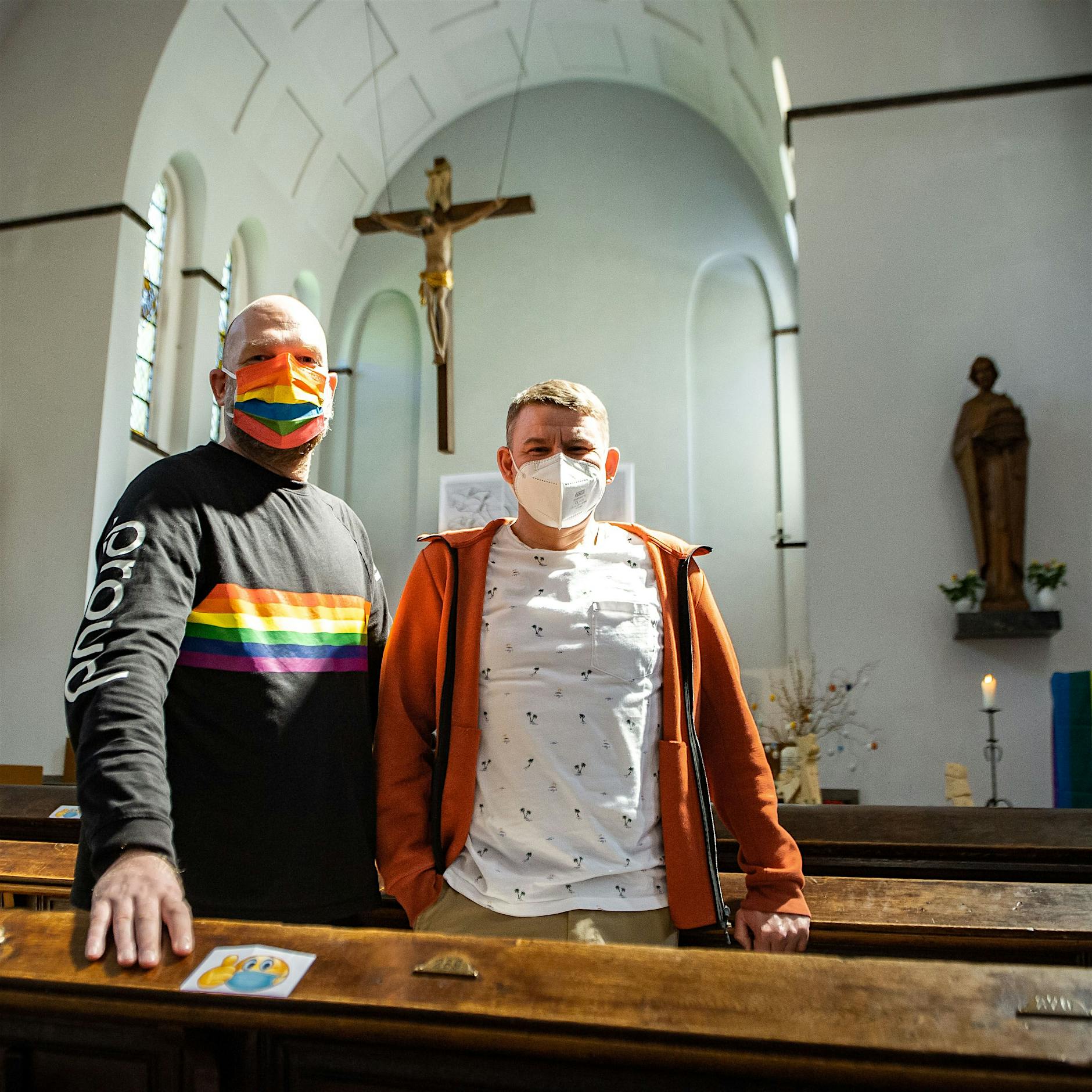 Protestaktion: Katholische Pfarrer segnen homosexuelle Paare