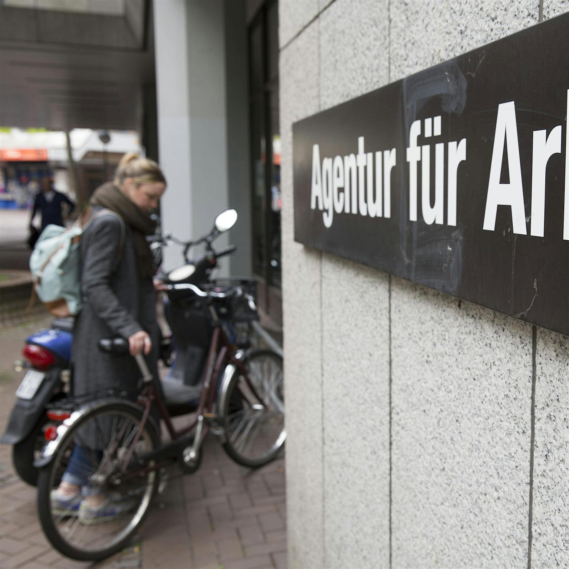 Alle Bundesländer kommen schneller aus der Arbeitslosigkeit als Berlin