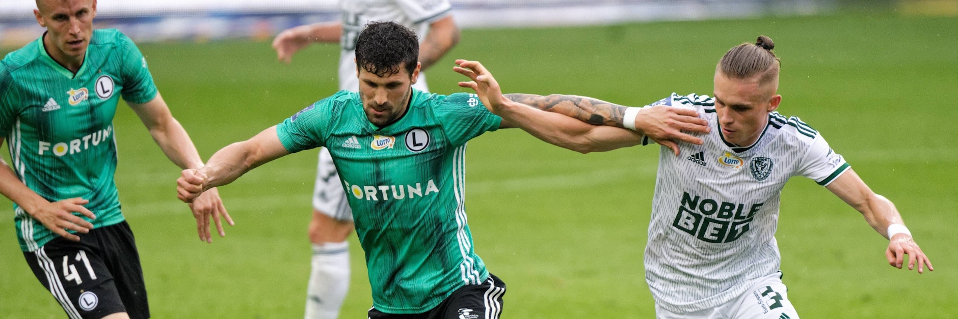 Pawel Wszolek (Mitte) gewann mit Legia Warschau zweimal die polnische Meisterschaft.