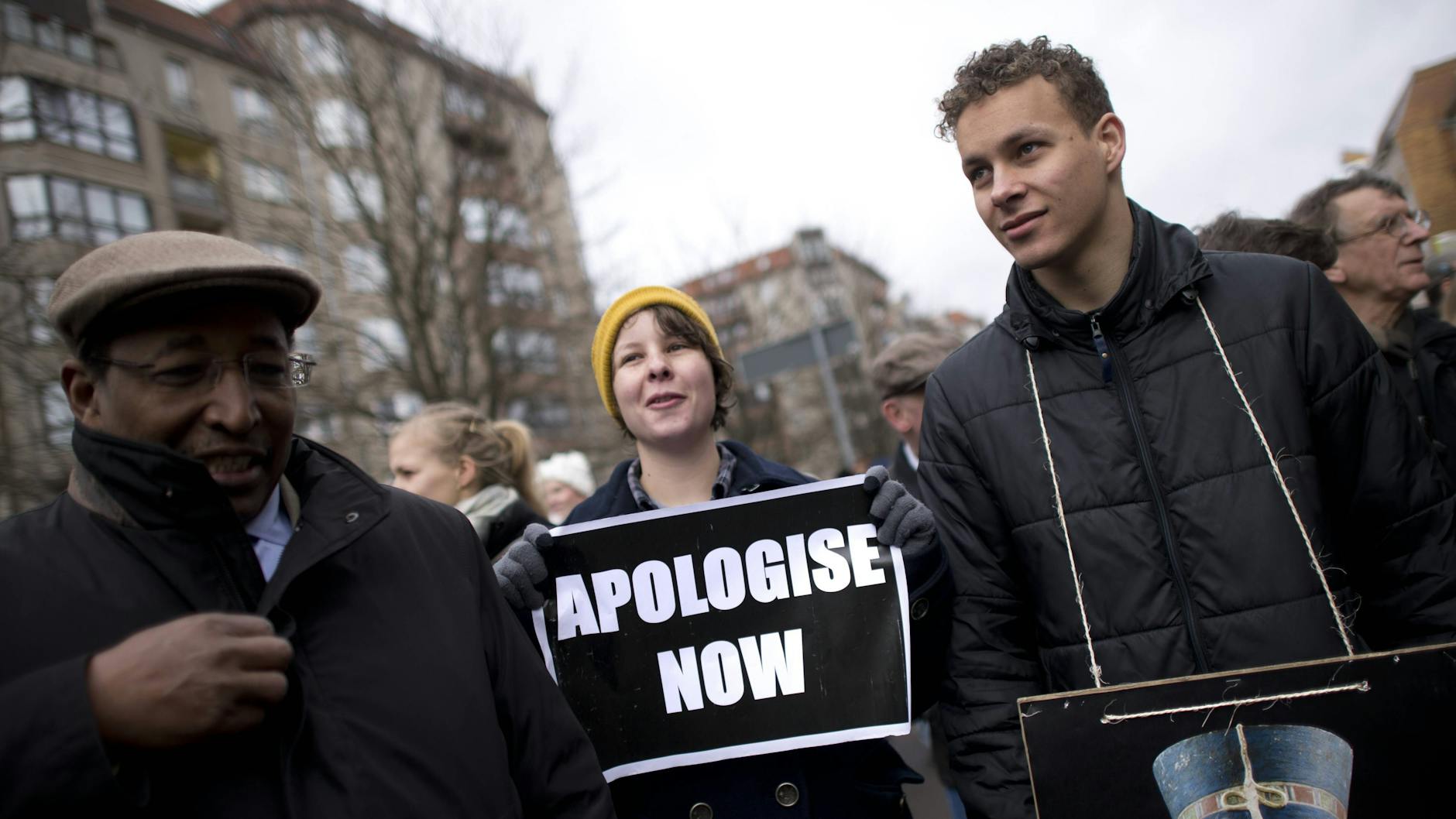 Demonstranten bei einem Gedenkmarsch zur Erinnerung an die afrikanischen Opfer von Versklavung, Kolonialismus und rassistischer Gewalt.