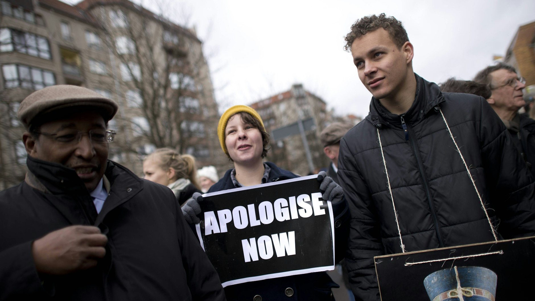Demonstranten bei einem Gedenkmarsch zur Erinnerung an die afrikanischen Opfer von Versklavung, Kolonialismus und rassistischer Gewalt.