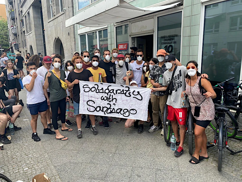 Während der Proteste vor dem Gorillas-Depot in der Charlottenstraße.<br>