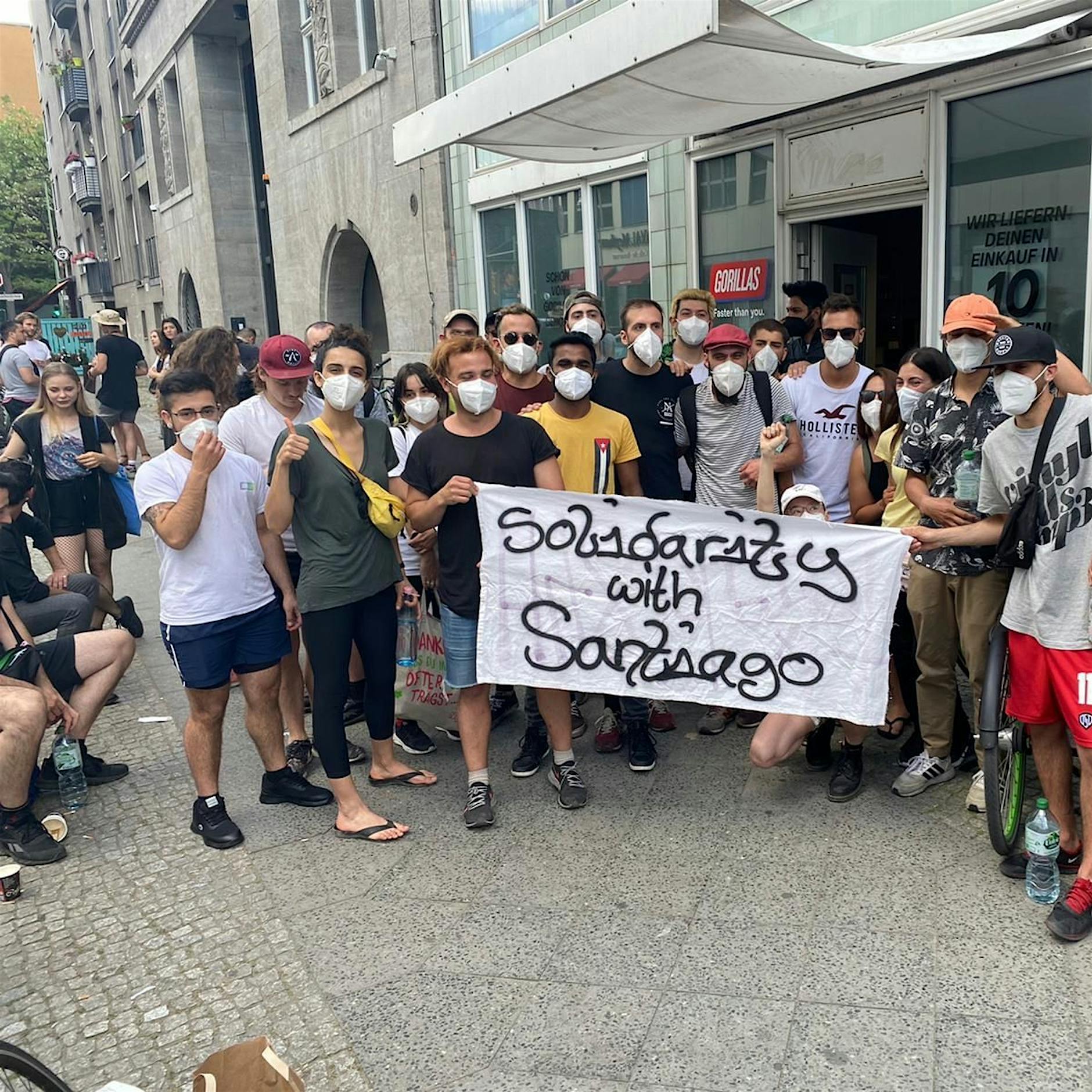 Gorillas-Kuriere protestieren gegen schlechte Arbeitsbedingungen