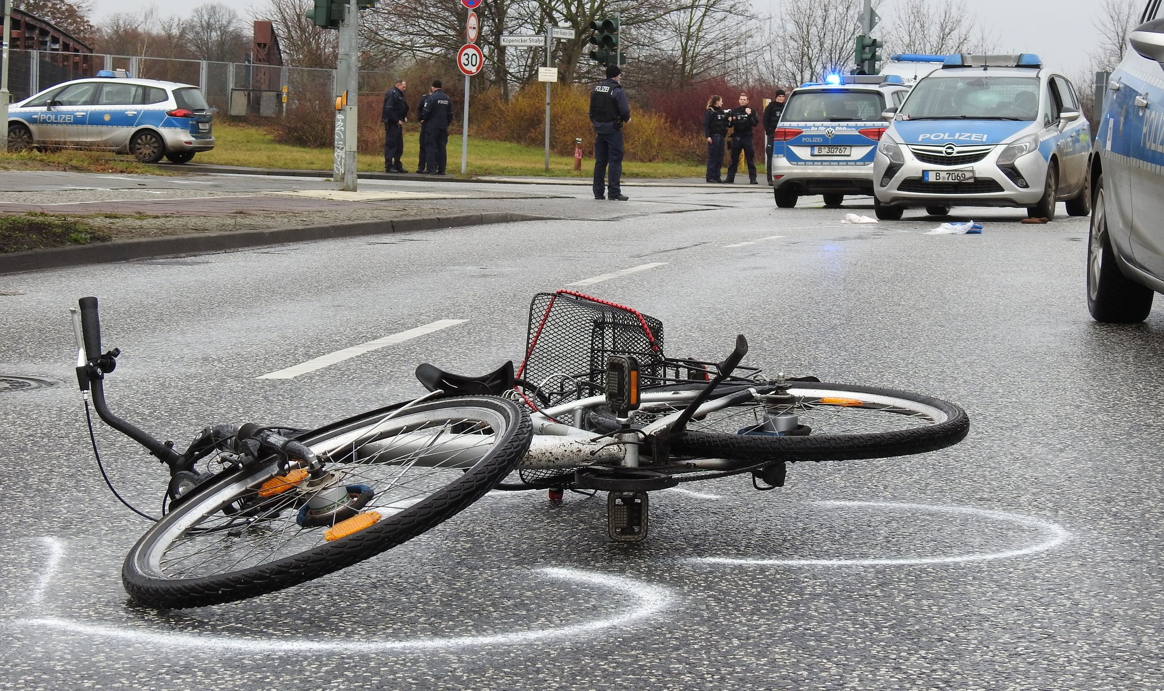 Image - Wilmersdorf: Radfahrerin wird von Auto erfasst und schwer verletzt