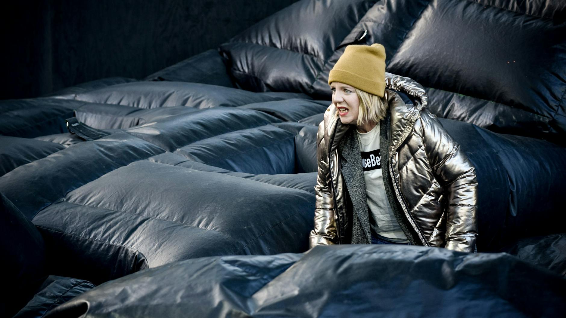 Eine Szene aus „When there’s nothing left to burn you have to set yourself on fire“.