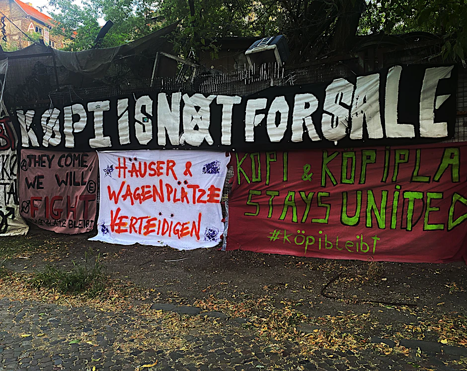 Der Eigentümer des Grundstücks in der Köpenicker Straße 137 forderte dessen Räumung.