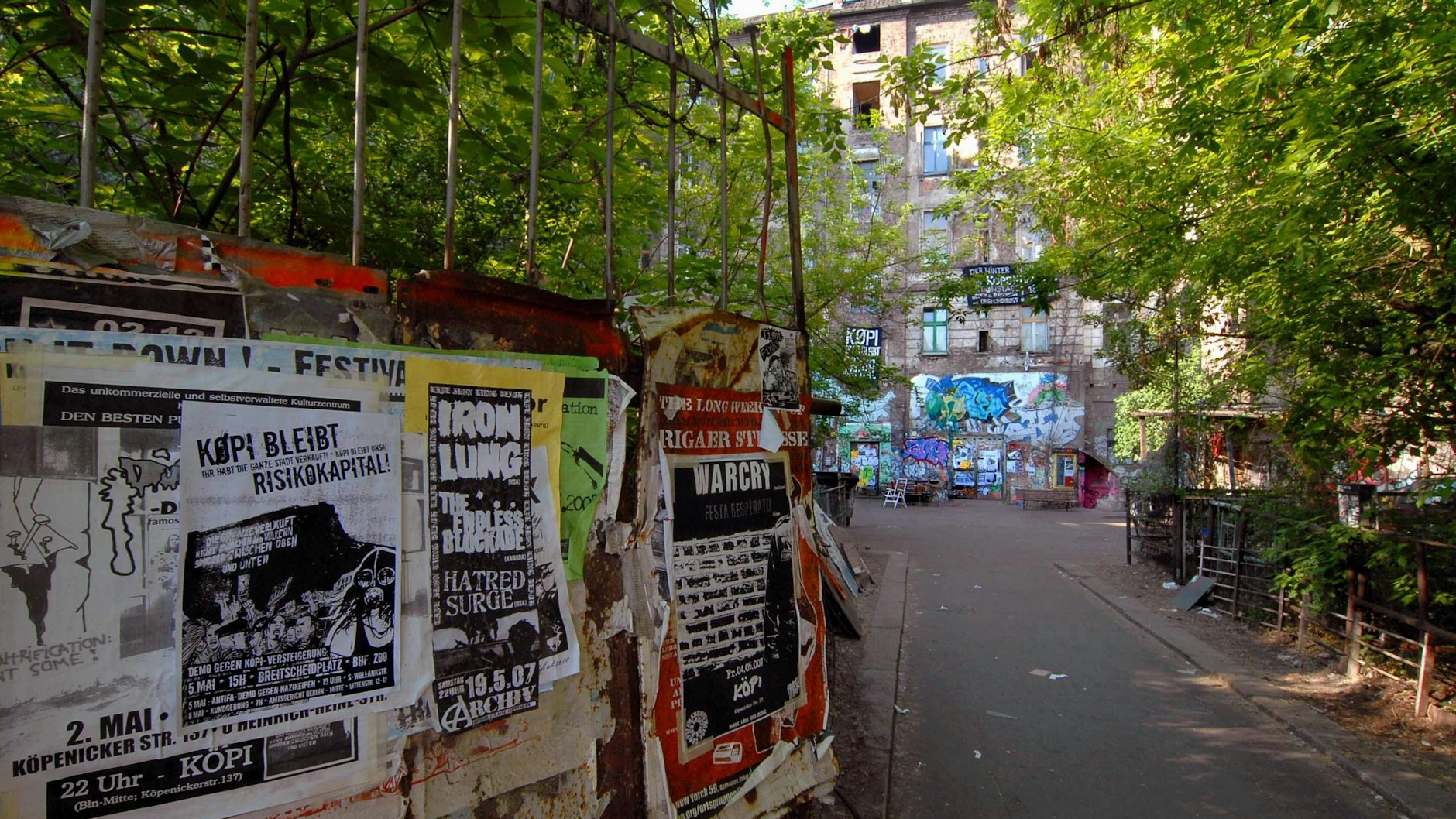 Die Einfahrt auf das „Köpi“-Areal. Es liegt in einer Gegend, in der die Grundstückspreise explodiert sind.