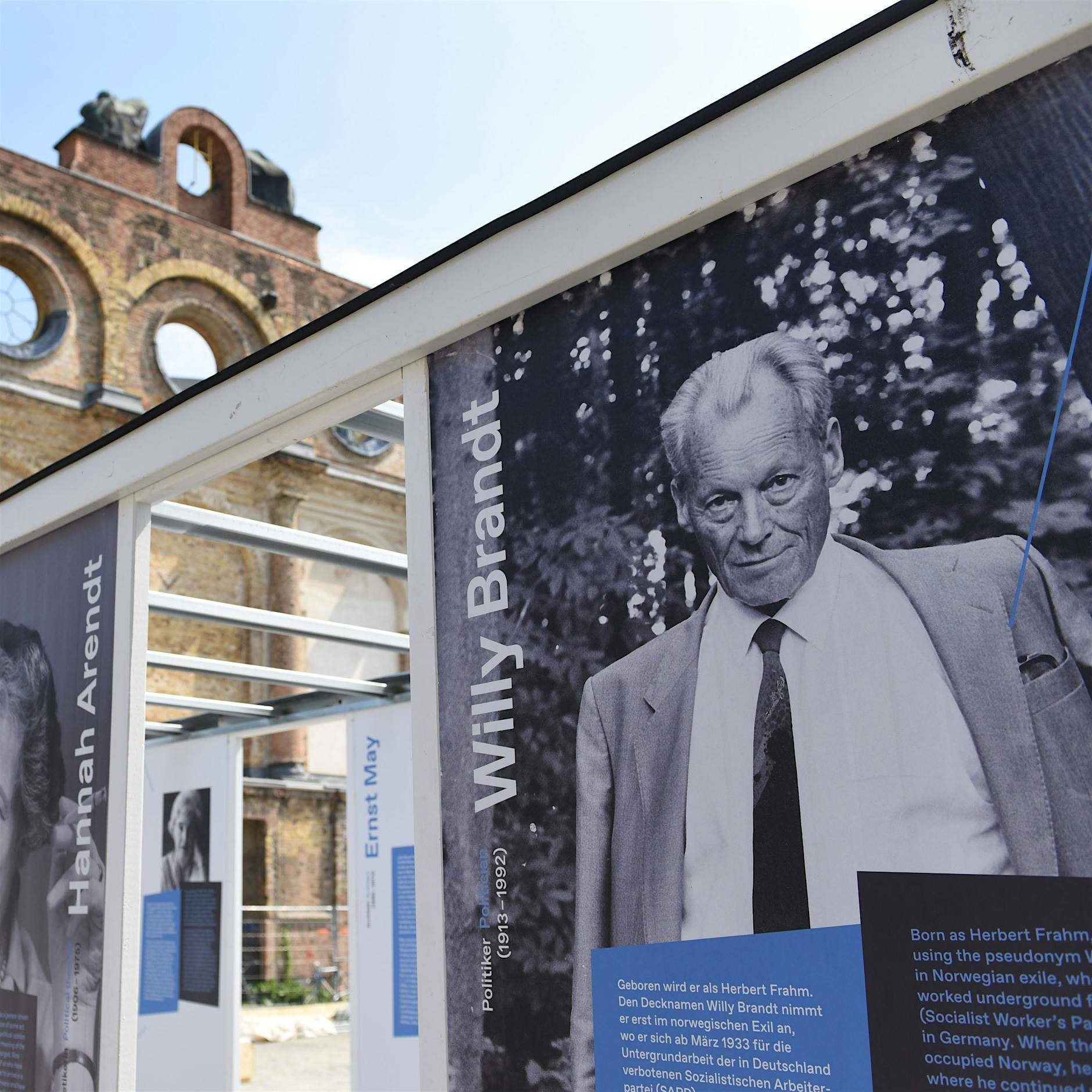 „Zu/Flucht“: Und kein Heim soll das Land sein, das uns aufnahm