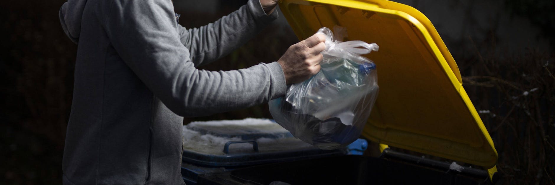 Etwa 30 Prozent der gesammelten Materialien in der Gelben Tonne und im Gelben Sack sind falsch entsorgte Abfälle.