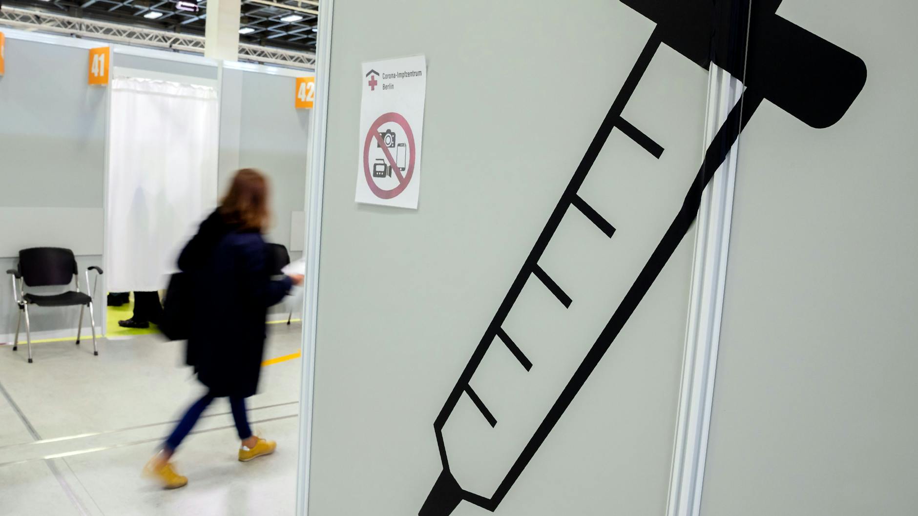 Das Impfzentrum Messe Berlin: Ab Freitag soll auch hier der elektronische Impfnachweis ausgestellt werden. 