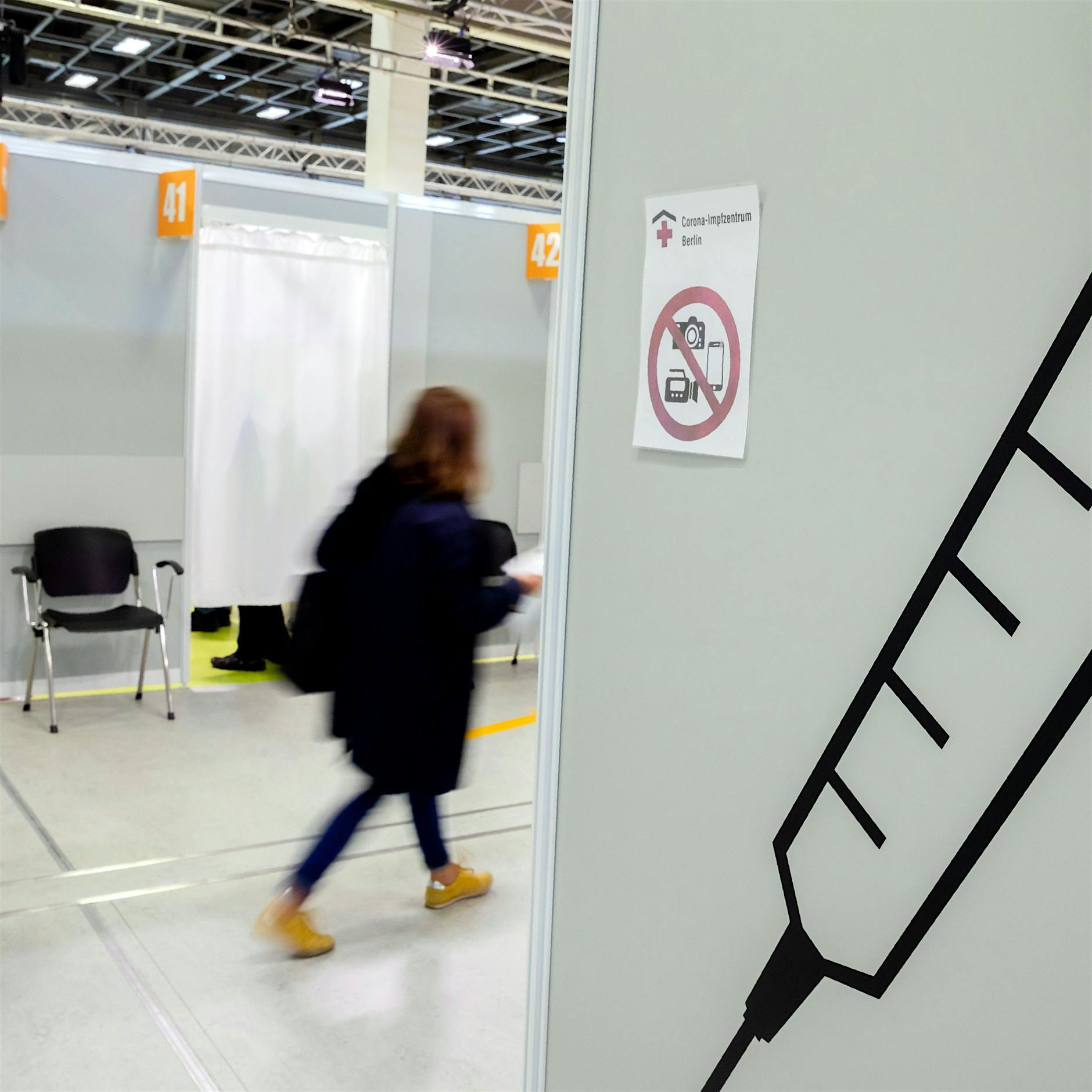 Impfzentren in Berlin stellen jetzt auch digitale Corona-Impfpässe aus