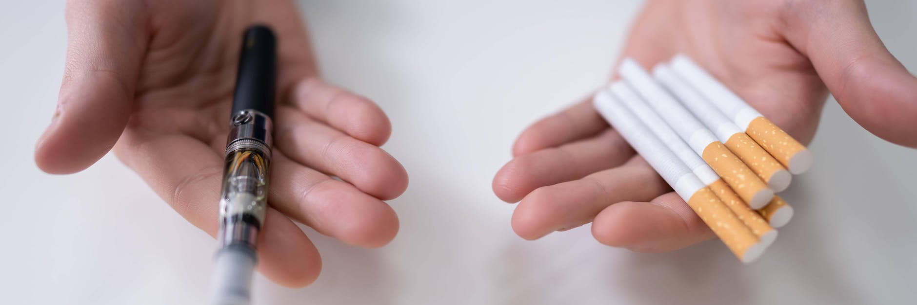 Ob Dampfen oder Zigarette – Rauchen wird ab 2022 deutlich teurer.