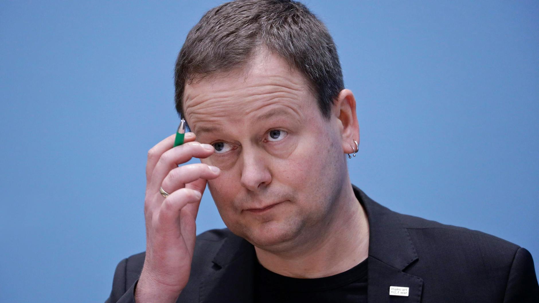 Berlins Kultursenator Klaus Lederer (Linke) will die Benin-Bronzen nur als Leihgaben zeigen.