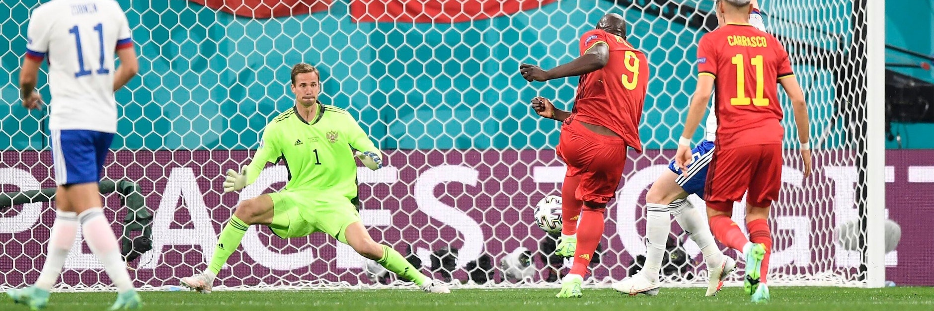Belgiens Romelu Lukaku trifft in der 10.Minute zum 1:0 gegen Russland.