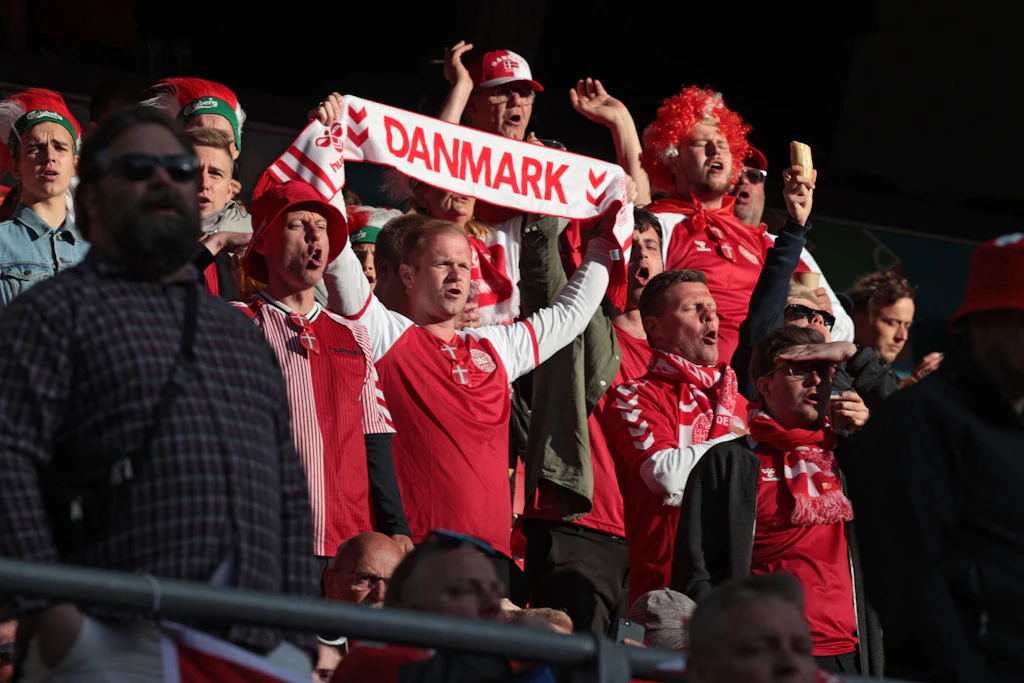 Nach Kollaps von Eriksen: Dänemarks EM-Spiel am Abend fortgesetzt