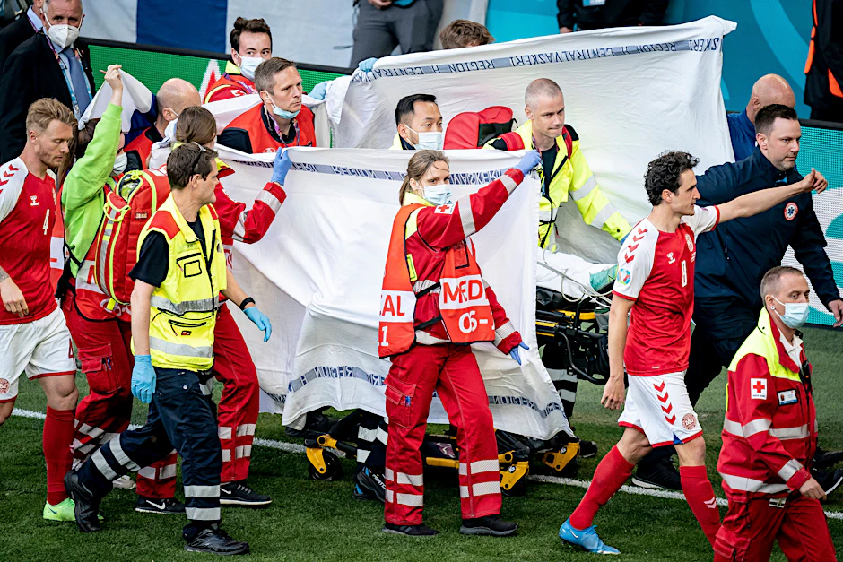 Eriksen war kurz vor der Halbzeitpause kollabiert, die Ärzte retteten sein Leben.