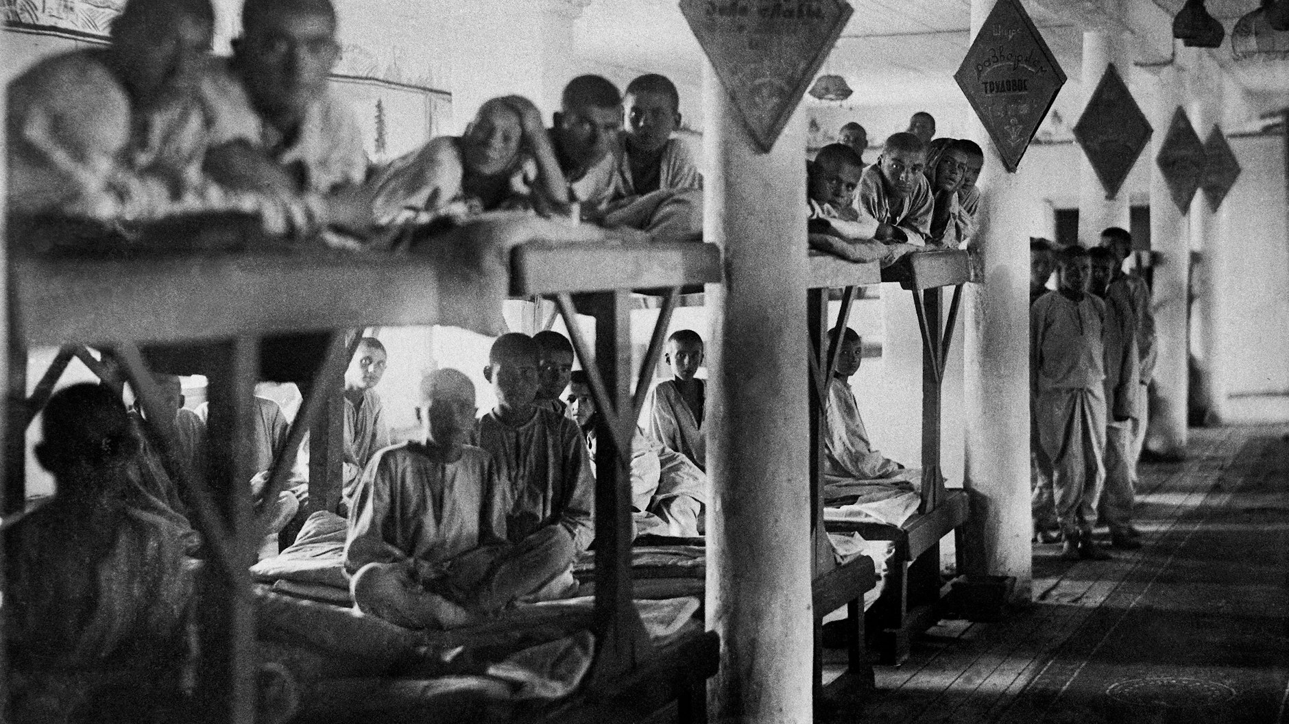 Ein Gulag im Jahr 1944: Junge Häftlinge im Lager Molotowsk (Sewerodwinsk)