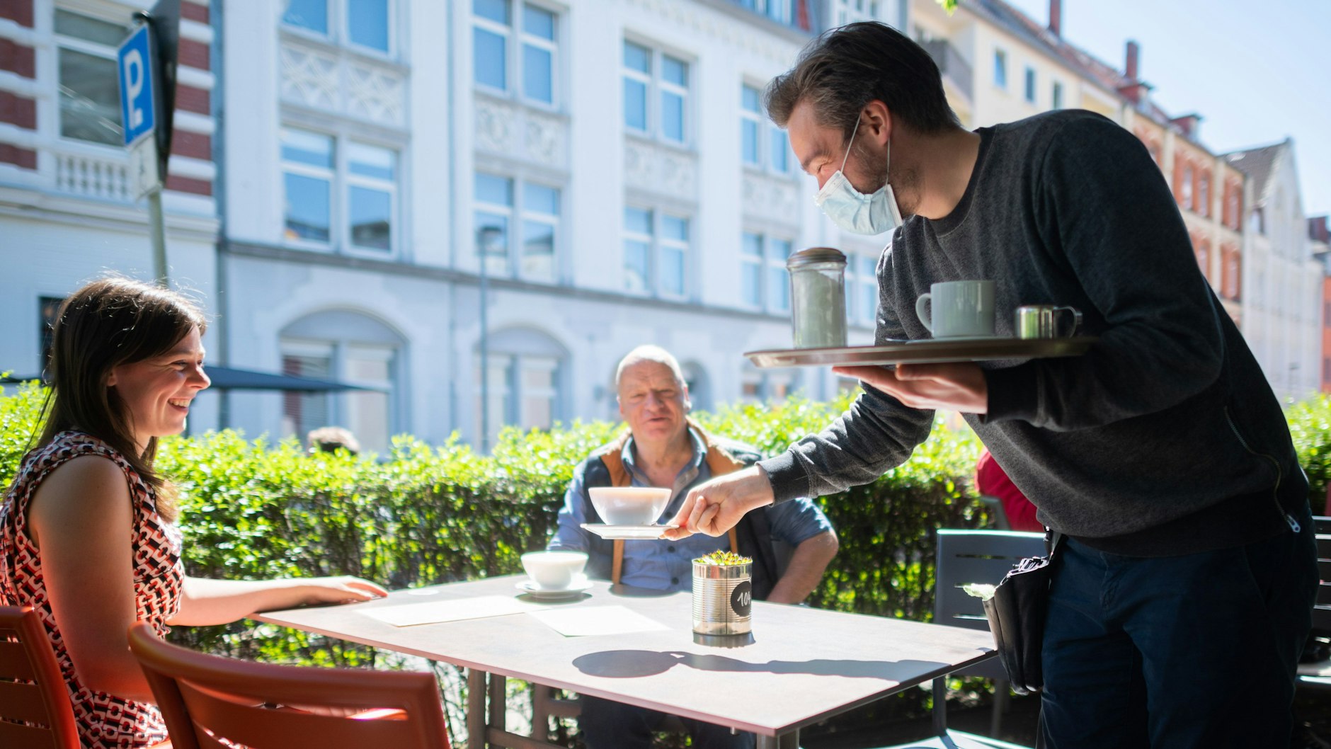 Das Berliner Gastgewerbe hat mindestens ein Viertel seines Personals verloren.