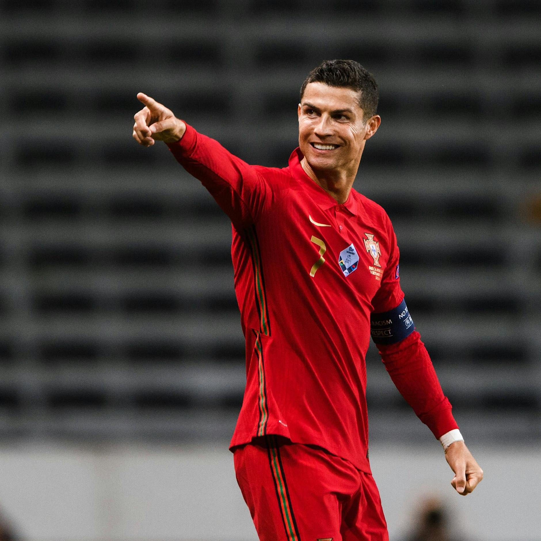 Ronaldo jagt nächsten Rekord +++ de Boer stichelt gegen Deutschland +++ Frust bei Englands Sancho