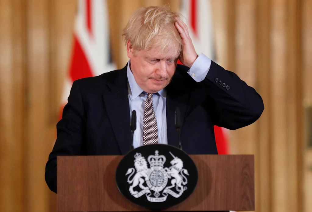 Johnson verlängert Corona-Maßnahmen für weitere vier Wochen