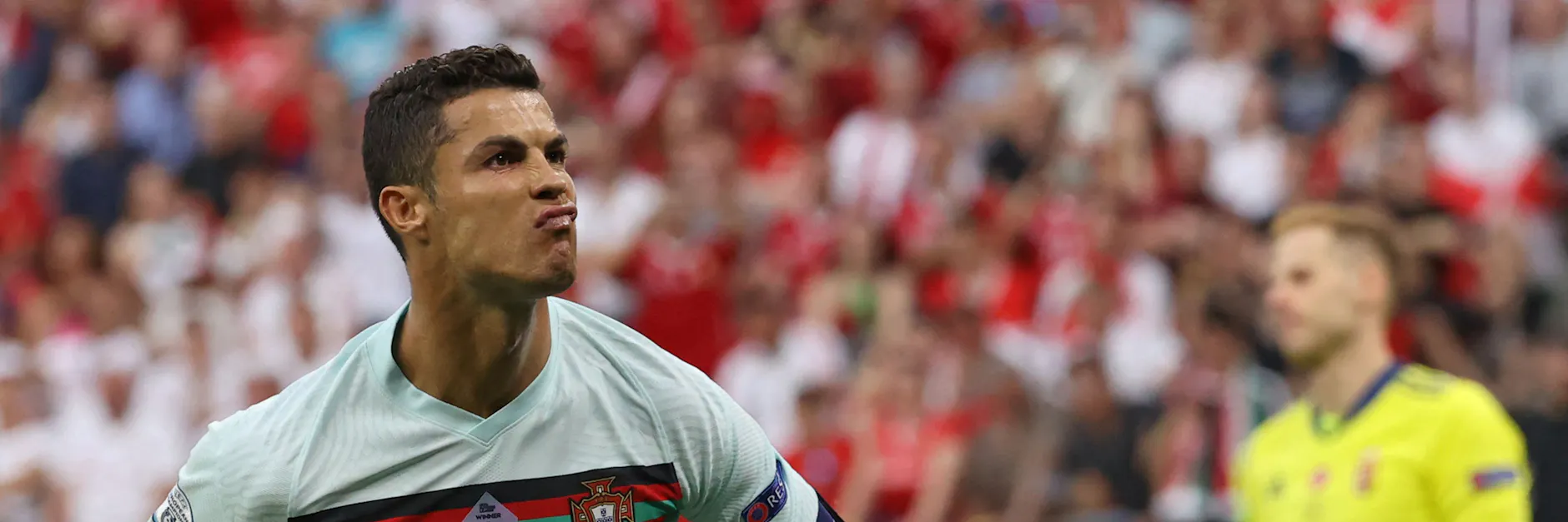 Portugals Cristiano Ronaldo traf gegen Ungarn gleich doppelt und ließ die vielen Zuschauer in Budapest verstummen. 