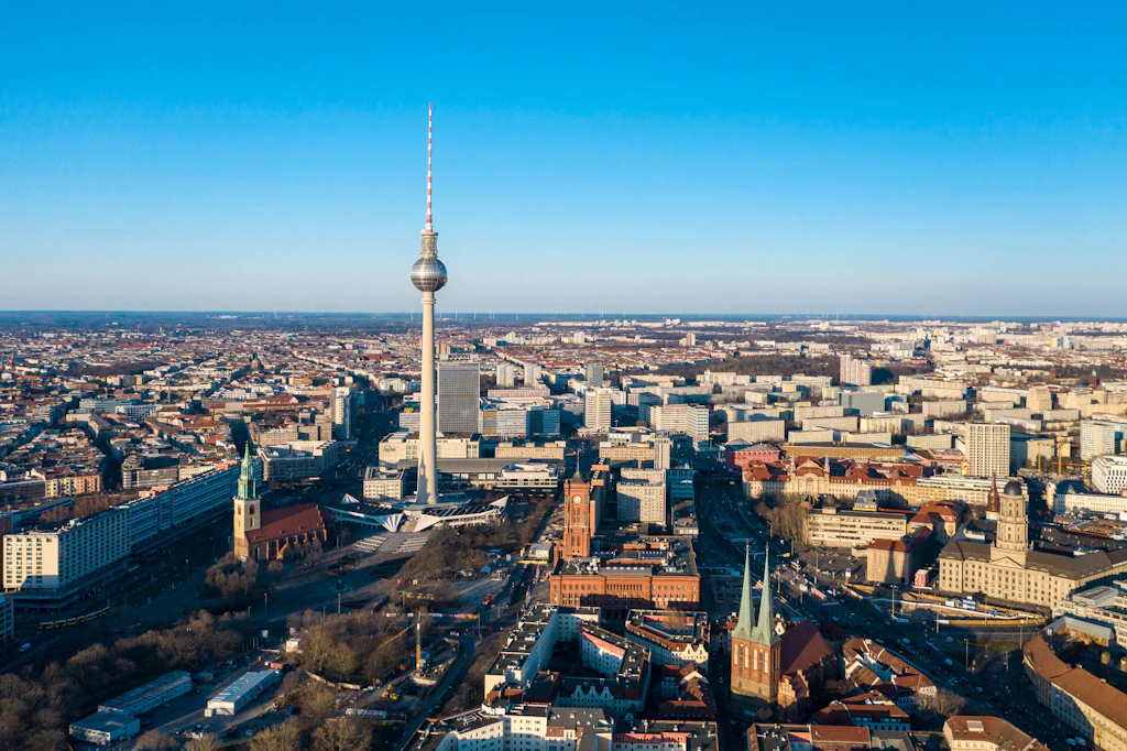 Corona in Berlin: Inzidenz fällt, Senat berät aktuell über Lockerungen