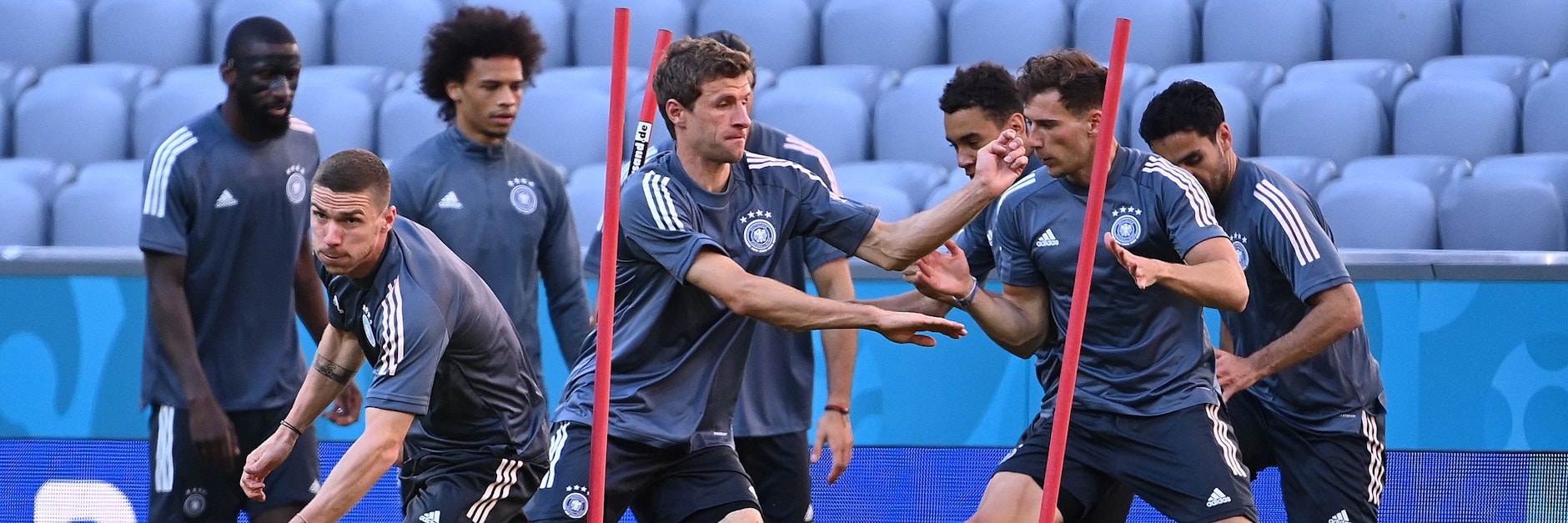 Abschlusstraining vor dem Spiel gegen Frankreich: Thomas Müller (Mitte) und Robin Gosens sind für die Anfangself gesetzt.&nbsp;&nbsp;
