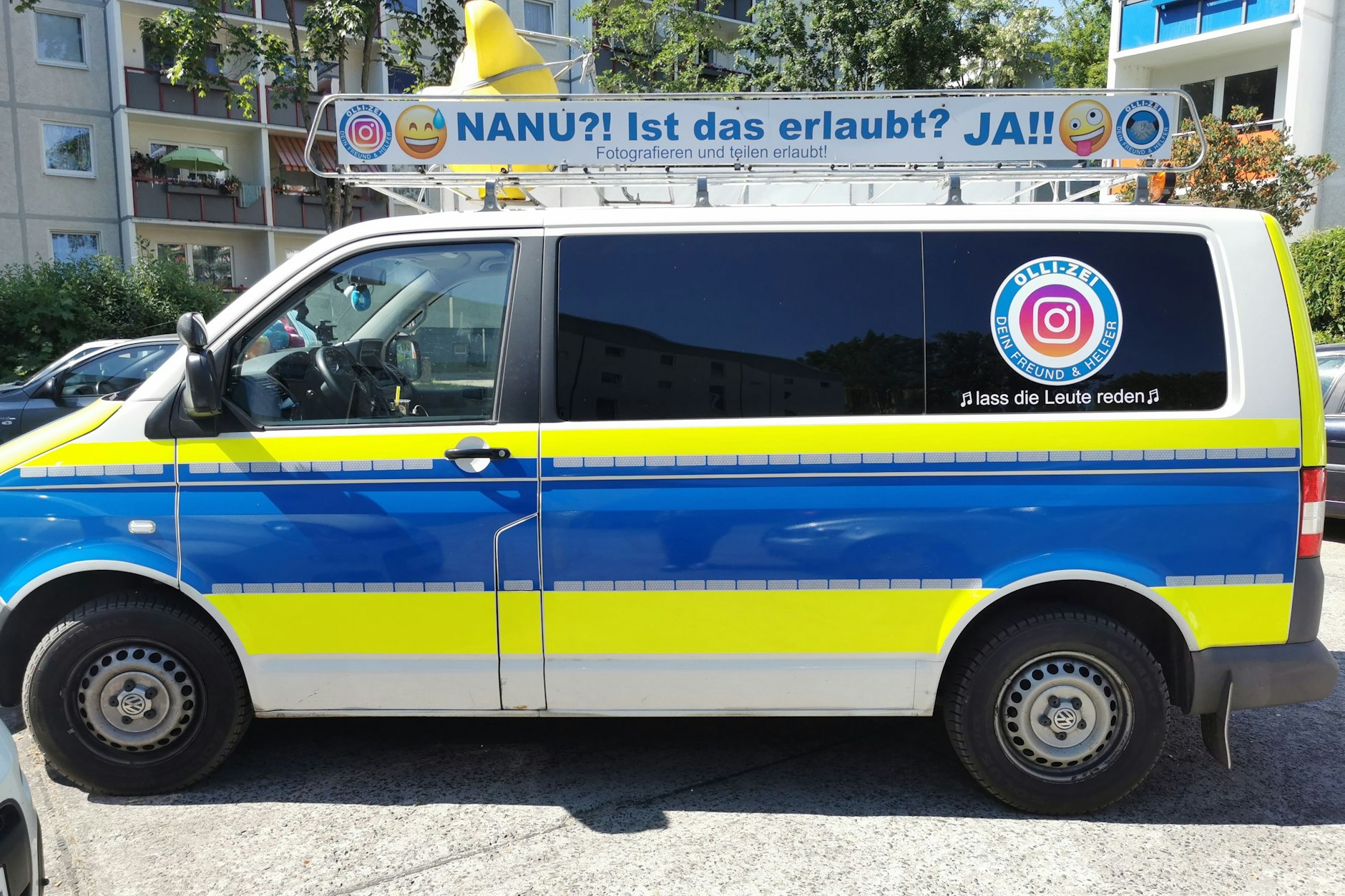 Olli von der OlliZei Polizei Berlin ermittelt wegen diesem Auto